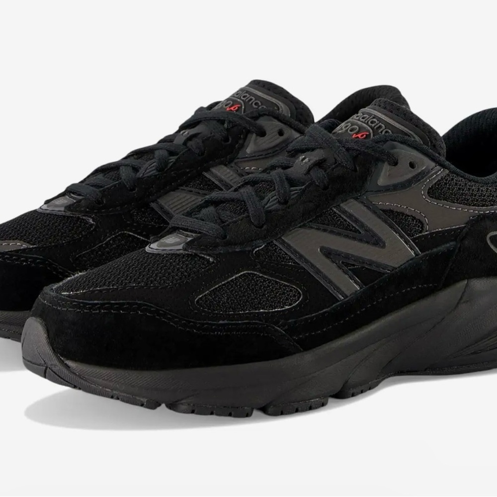 New Balance Black Sneakers